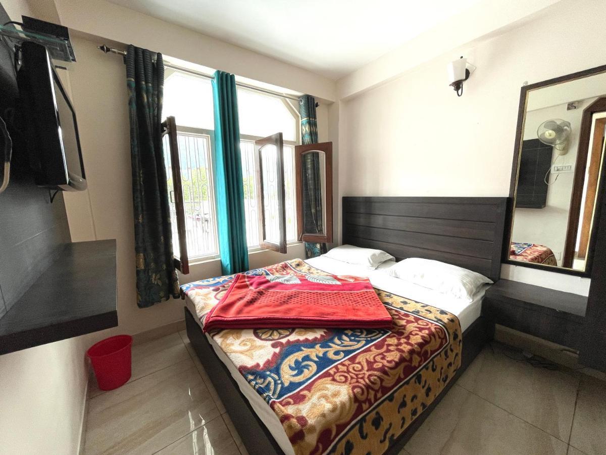 Hotel Prince ! Nainital Mall Road-Prime-Location In-Front-Of-Naini-Lake Hygiene-And-Spacious-Room Exterior foto